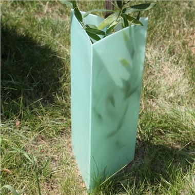 Apărătoare de copac din plastic Corflute
